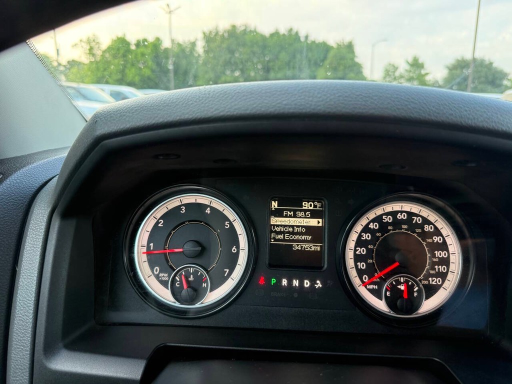 Ram 1500 Vehicle Full-screen Gallery Image 24
