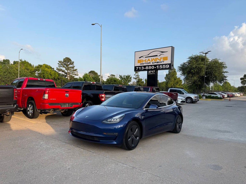 Tesla Model 3 Vehicle Full-screen Gallery Image 03