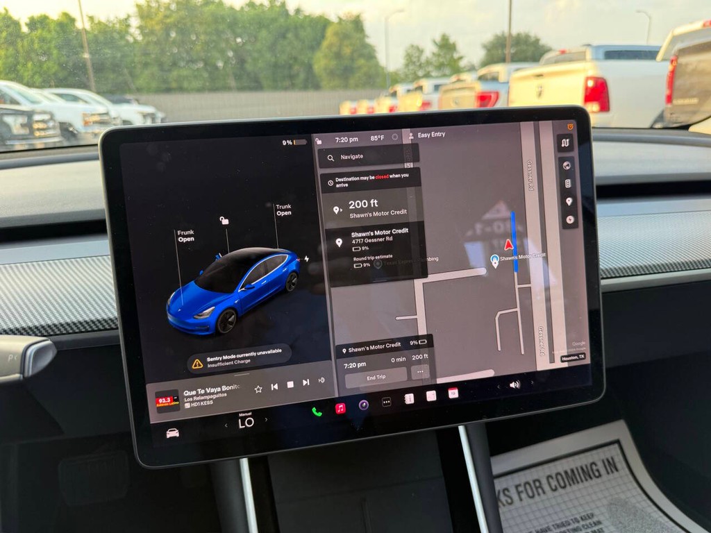 Tesla Model 3 Vehicle Full-screen Gallery Image 21