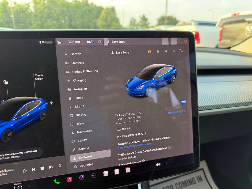 Tesla Model 3 Vehicle Full-screen Gallery Image 22