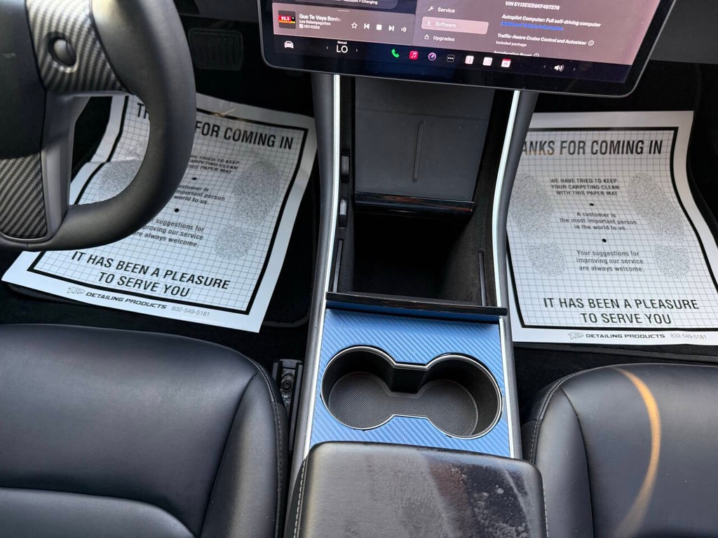 Tesla Model 3 Vehicle Full-screen Gallery Image 23