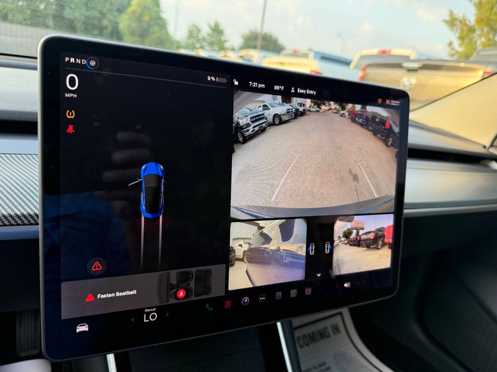 Tesla Model 3 Vehicle Full-screen Gallery Image 24