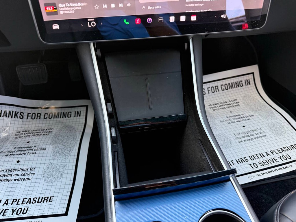 Tesla Model 3 Vehicle Full-screen Gallery Image 26