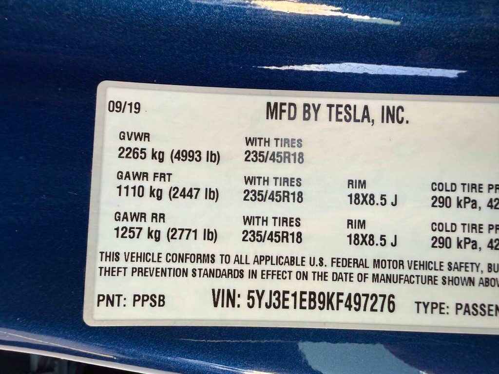 Tesla Model 3 Vehicle Full-screen Gallery Image 34