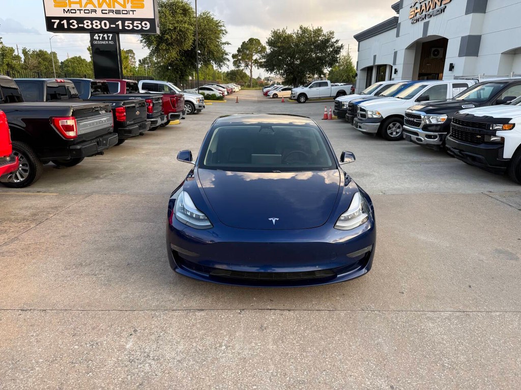 Tesla Model 3 Vehicle Full-screen Gallery Image 39