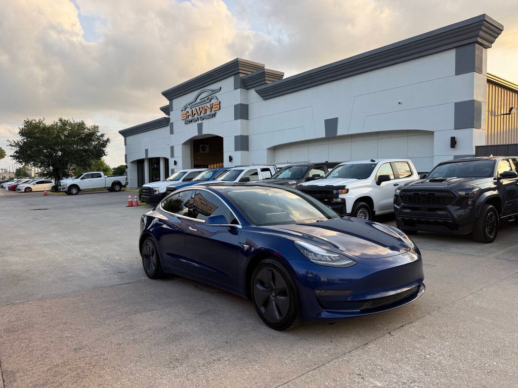 Tesla Model 3 Vehicle Full-screen Gallery Image 41