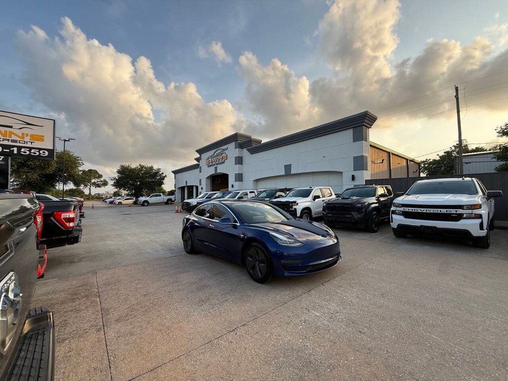 Tesla Model 3 Vehicle Full-screen Gallery Image 43
