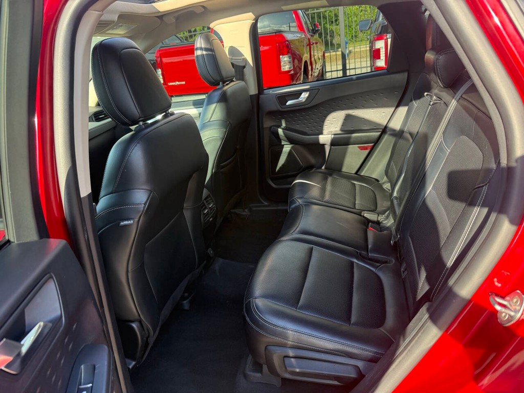 Ford Escape Vehicle Full-screen Gallery Image 13