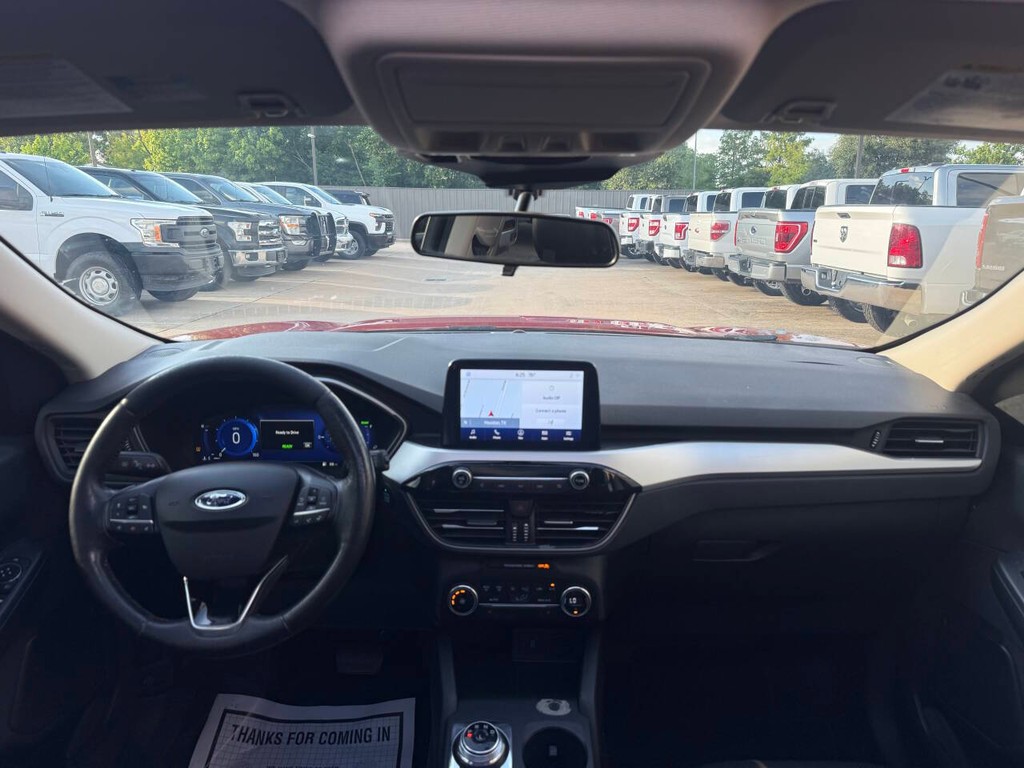 Ford Escape Vehicle Full-screen Gallery Image 17