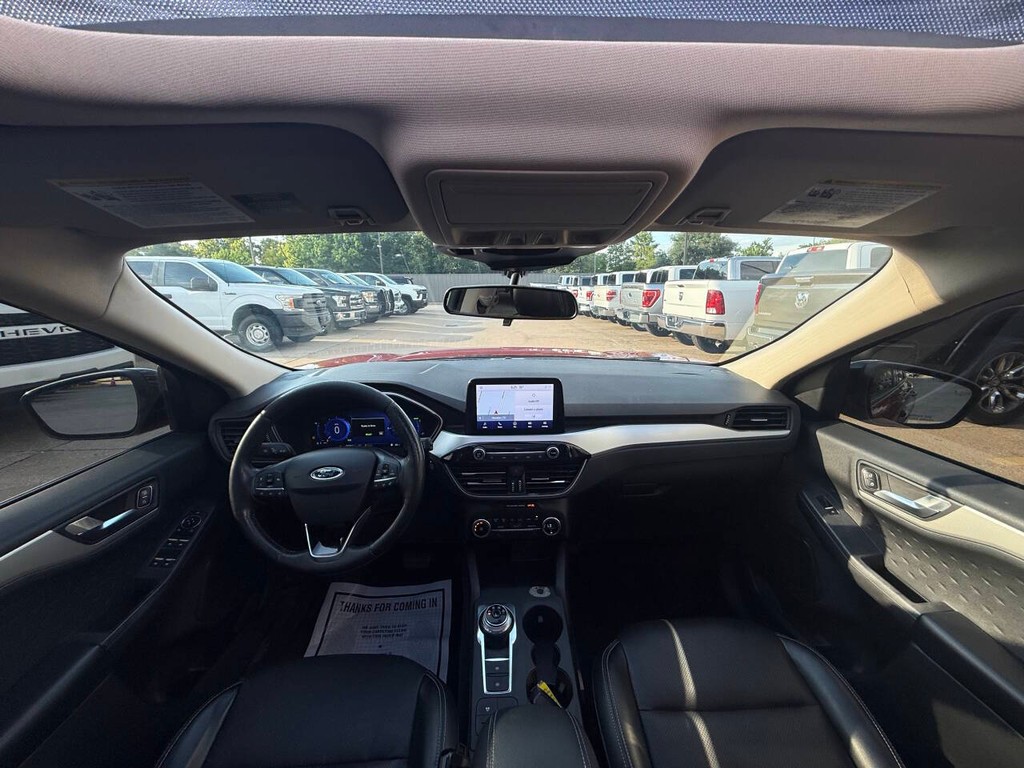 Ford Escape Vehicle Full-screen Gallery Image 18