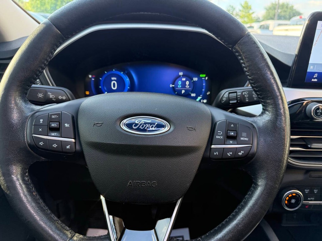 Ford Escape Vehicle Full-screen Gallery Image 23