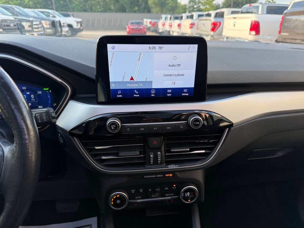 Ford Escape Vehicle Full-screen Gallery Image 24