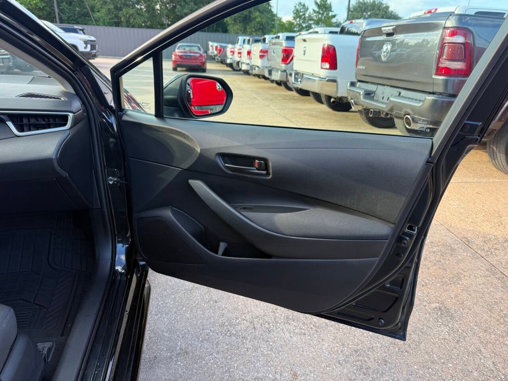 Toyota Corolla Vehicle Full-screen Gallery Image 10