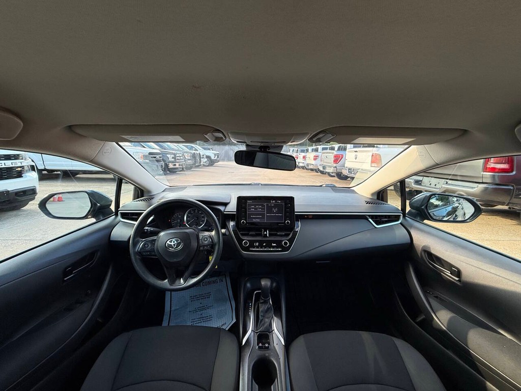 Toyota Corolla Vehicle Full-screen Gallery Image 17