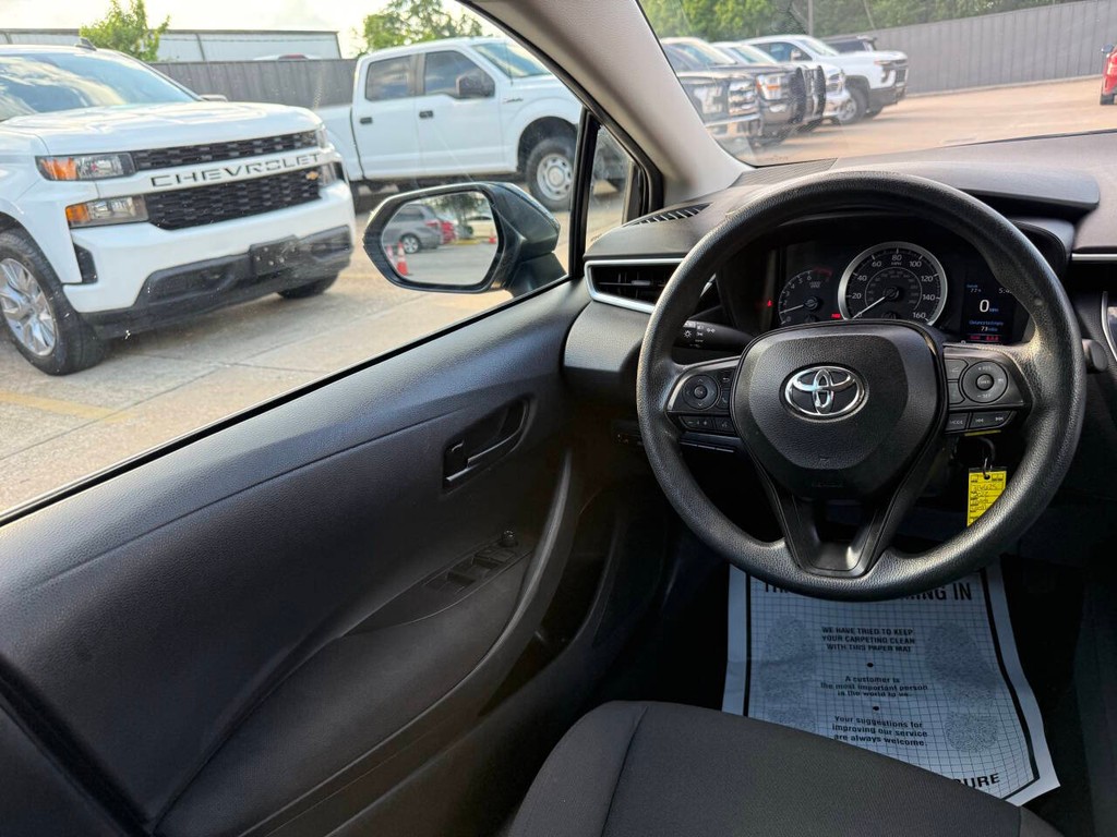 Toyota Corolla Vehicle Full-screen Gallery Image 18