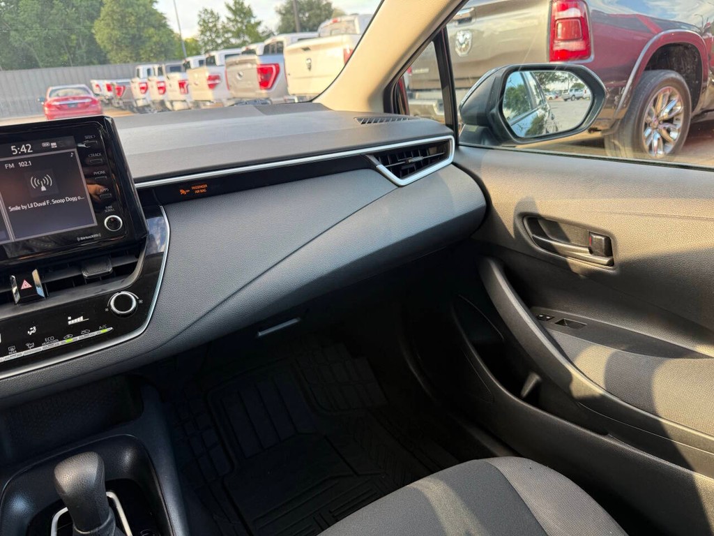Toyota Corolla Vehicle Full-screen Gallery Image 19
