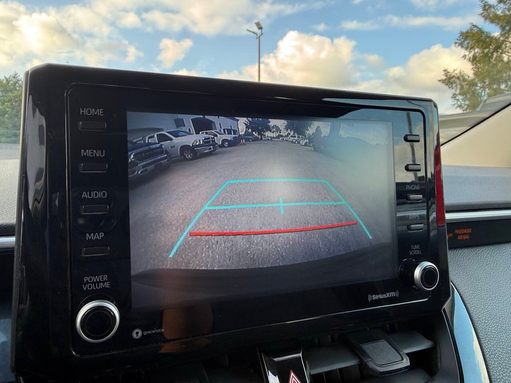 Toyota Corolla Vehicle Full-screen Gallery Image 21
