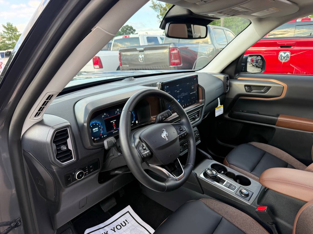 Ford Bronco Sport Vehicle Full-screen Gallery Image 06