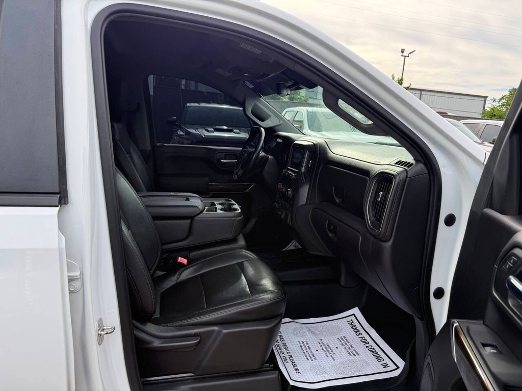 Chevrolet Silverado 1500 Vehicle Full-screen Gallery Image 10