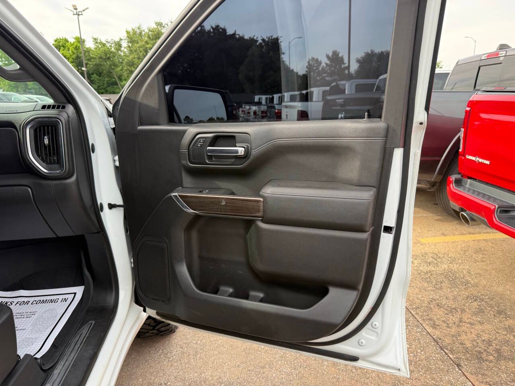 Chevrolet Silverado 1500 Vehicle Full-screen Gallery Image 11