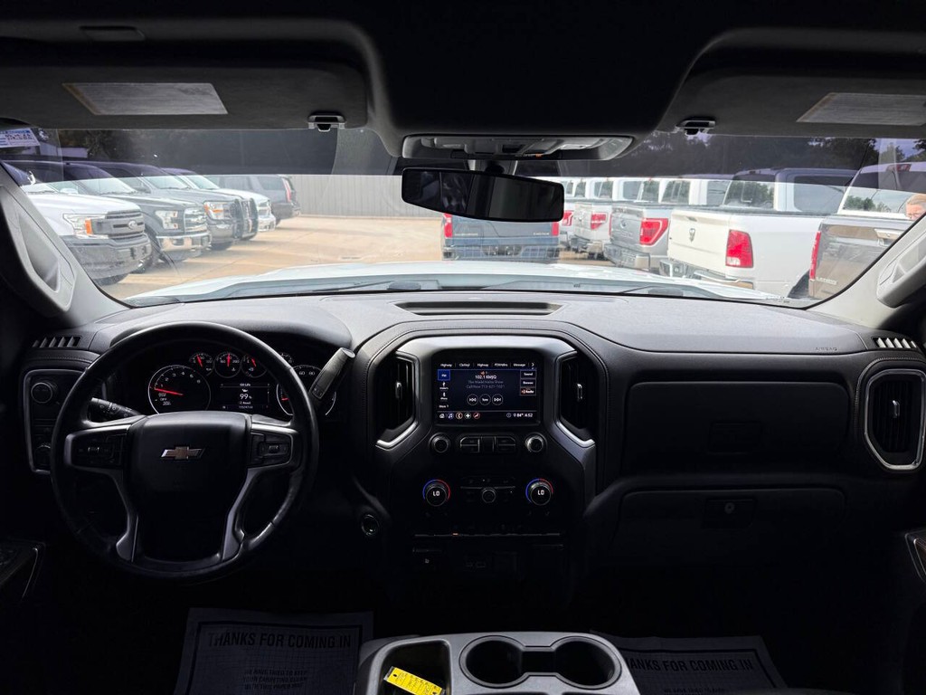 Chevrolet Silverado 1500 Vehicle Full-screen Gallery Image 17
