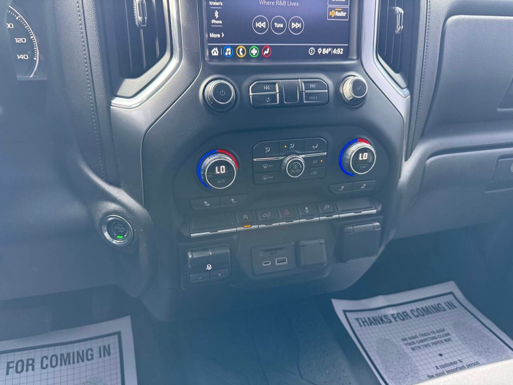 Chevrolet Silverado 1500 Vehicle Full-screen Gallery Image 28