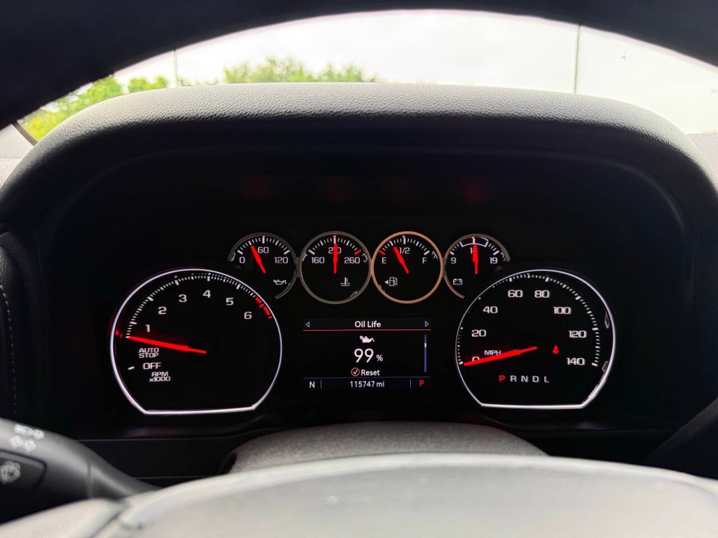 Chevrolet Silverado 1500 Vehicle Full-screen Gallery Image 30