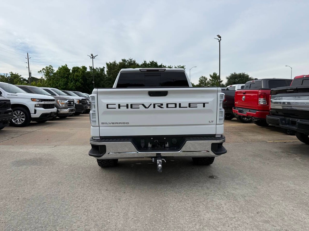 Chevrolet Silverado 1500 Vehicle Full-screen Gallery Image 37