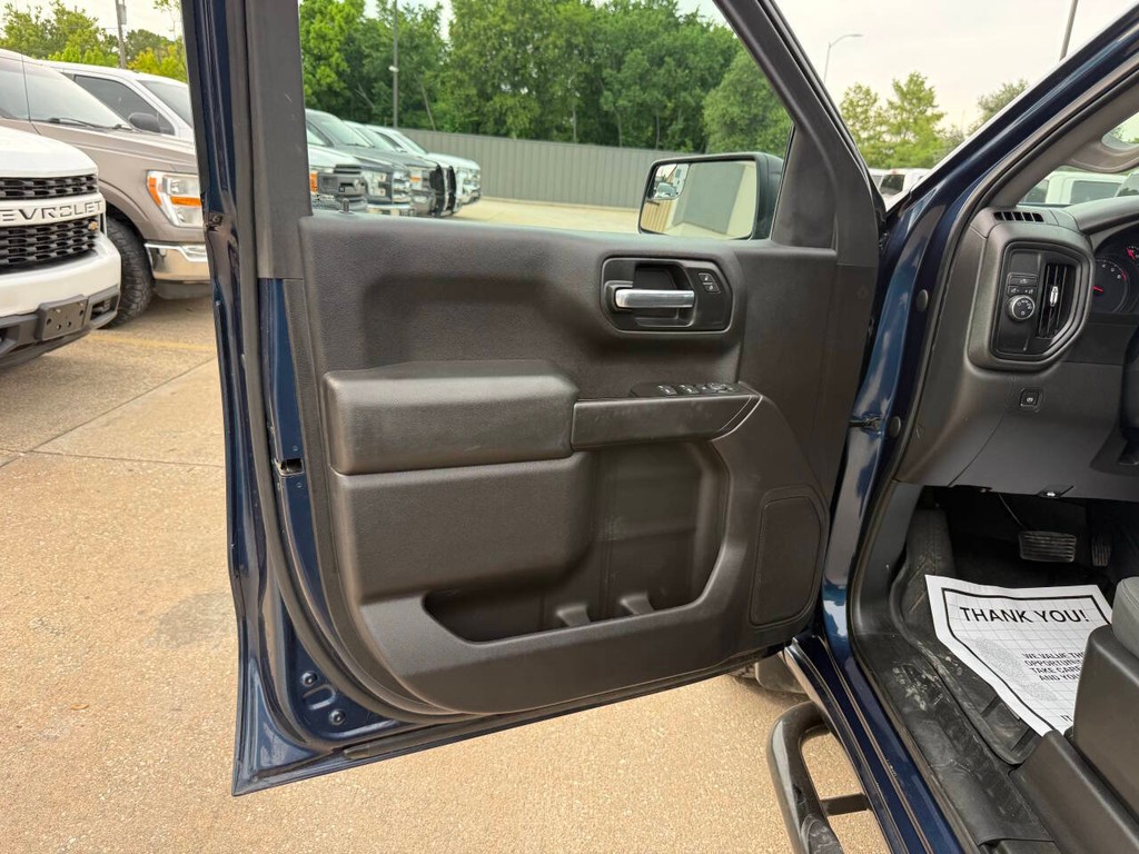 Chevrolet Silverado 1500 Vehicle Full-screen Gallery Image 08