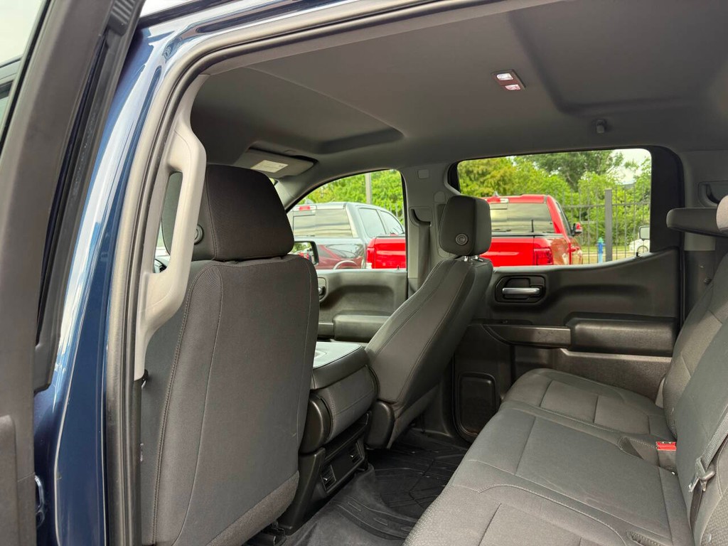 Chevrolet Silverado 1500 Vehicle Full-screen Gallery Image 12