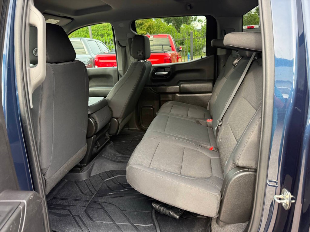 Chevrolet Silverado 1500 Vehicle Full-screen Gallery Image 13