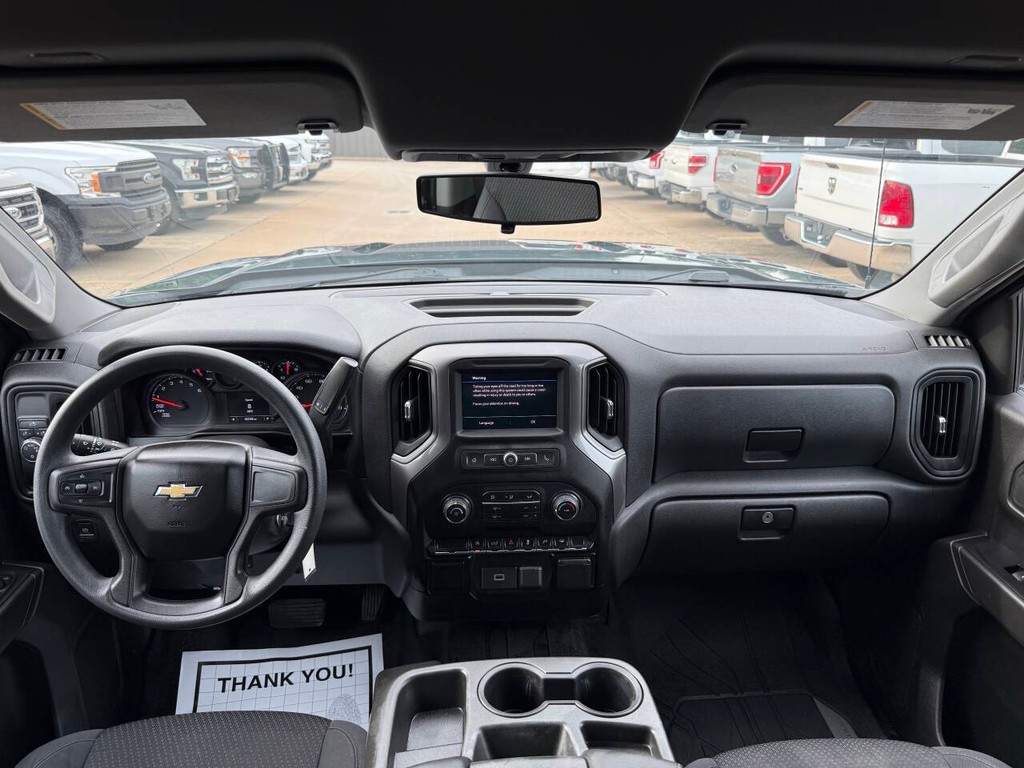 Chevrolet Silverado 1500 Vehicle Full-screen Gallery Image 17