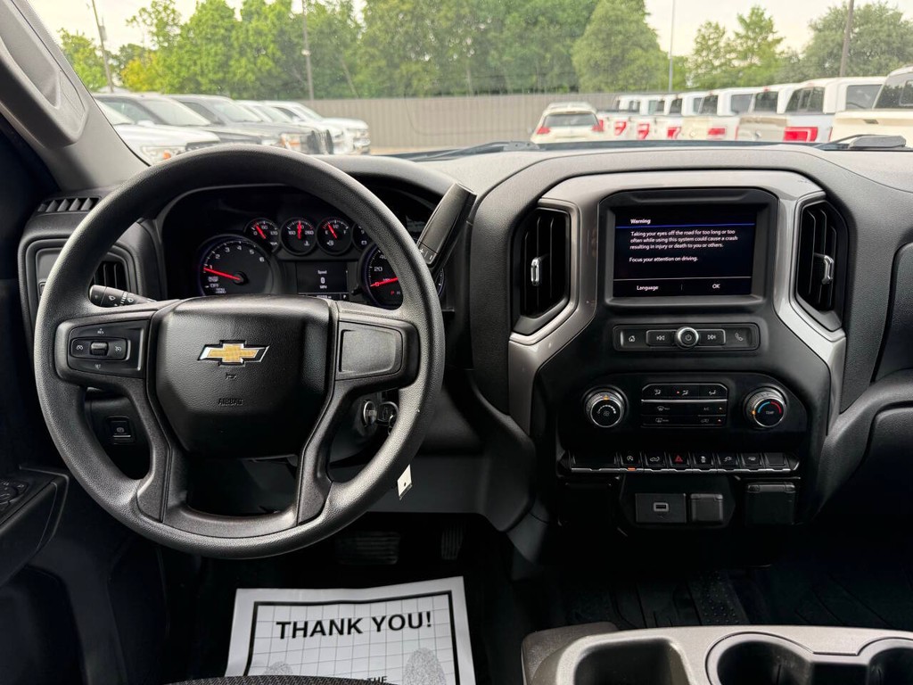 Chevrolet Silverado 1500 Vehicle Full-screen Gallery Image 21