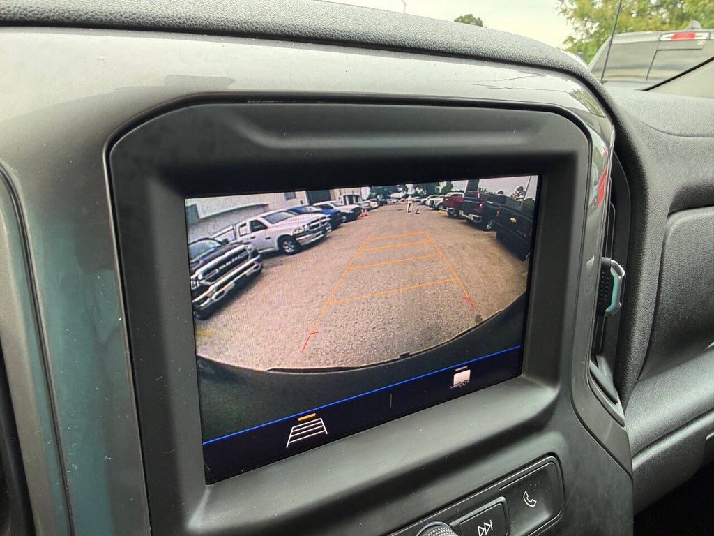 Chevrolet Silverado 1500 Vehicle Full-screen Gallery Image 27