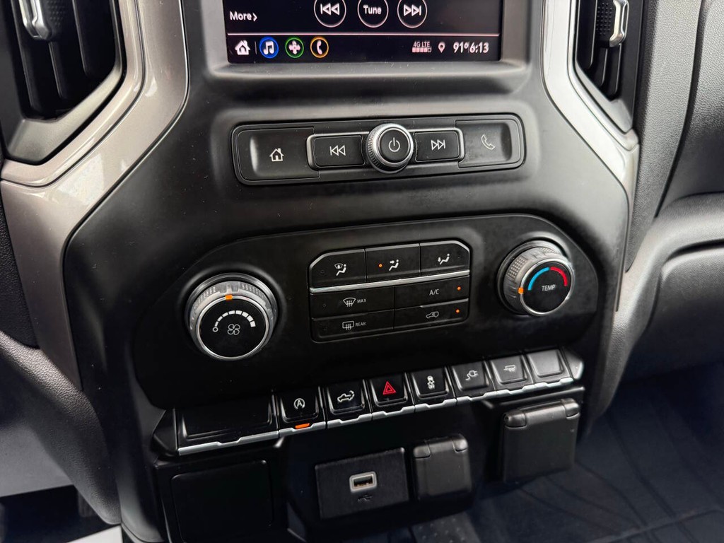 Chevrolet Silverado 1500 Vehicle Full-screen Gallery Image 28