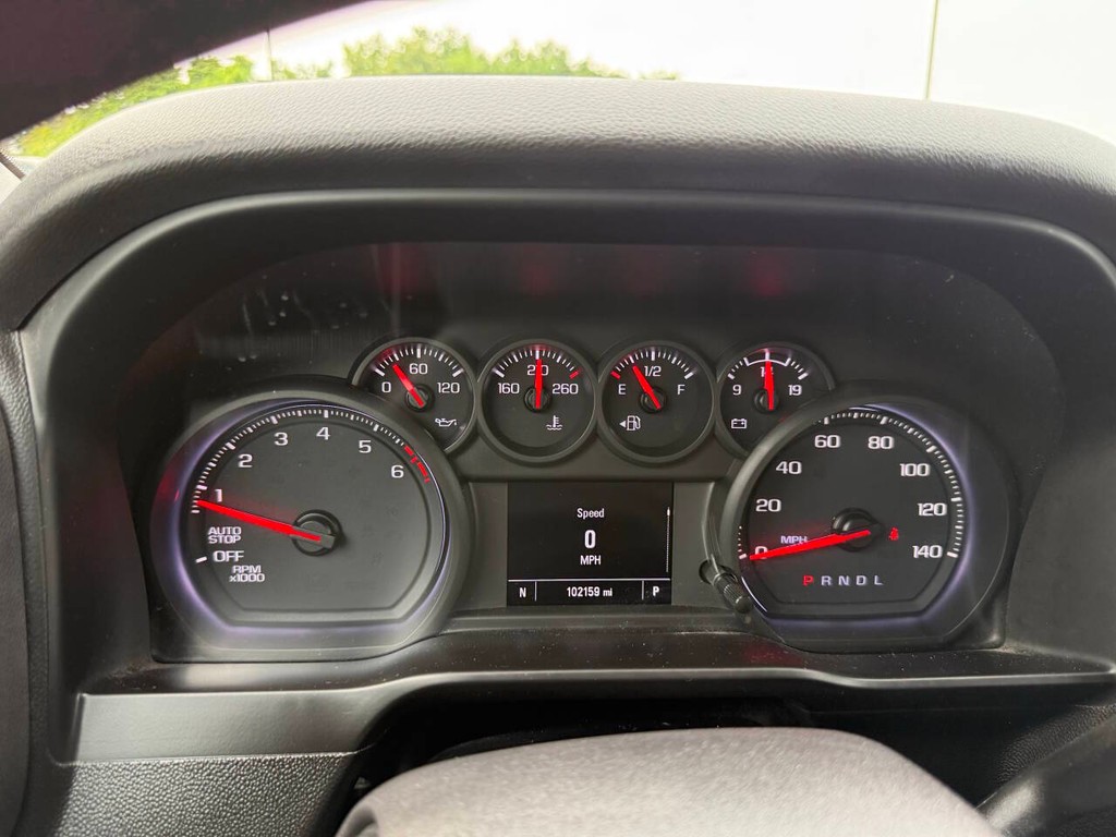Chevrolet Silverado 1500 Vehicle Full-screen Gallery Image 31