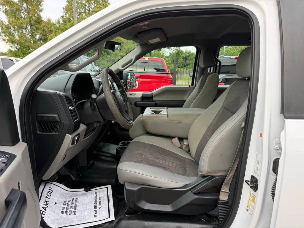 Ford F-150 Vehicle Full-screen Gallery Image 07
