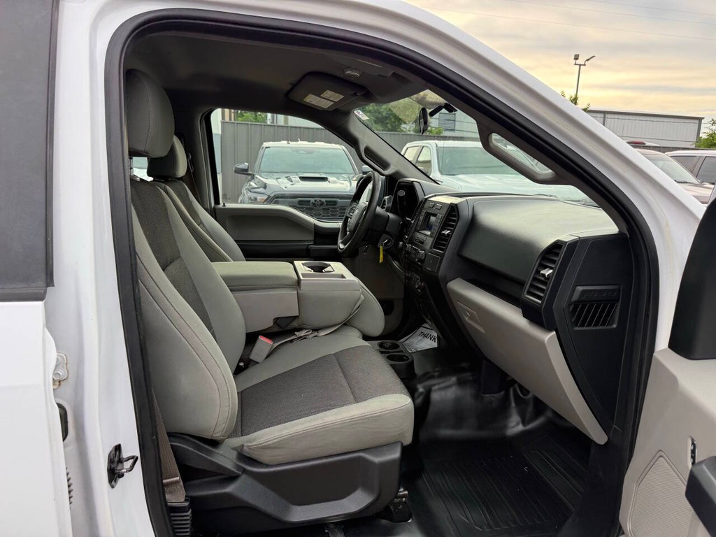Ford F-150 Vehicle Full-screen Gallery Image 10