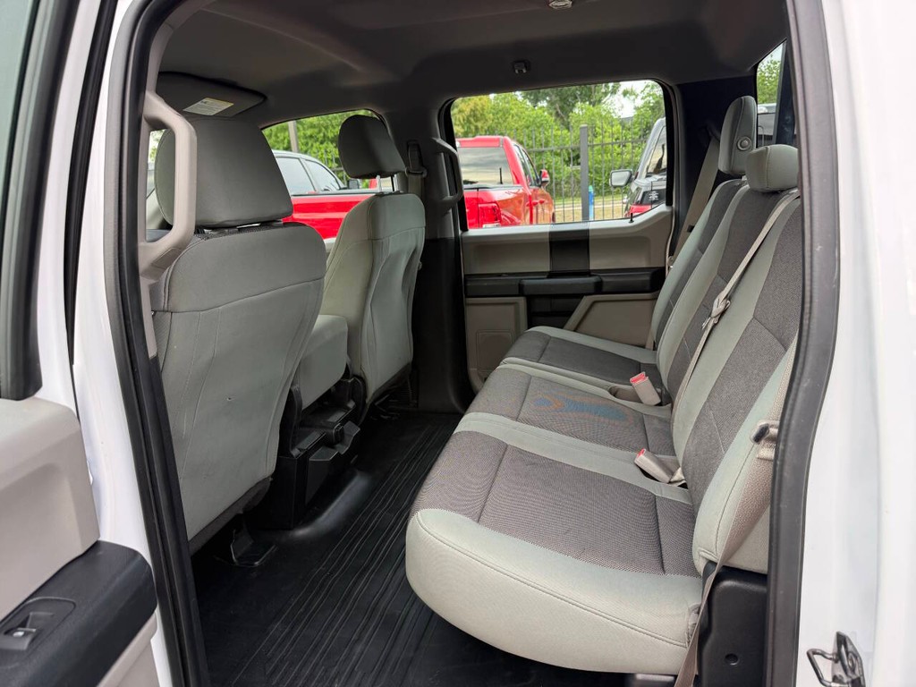 Ford F-150 Vehicle Full-screen Gallery Image 13