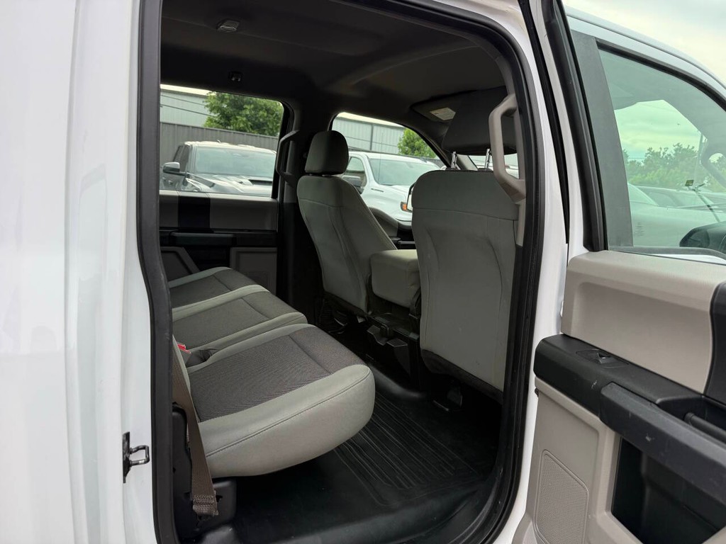Ford F-150 Vehicle Full-screen Gallery Image 15