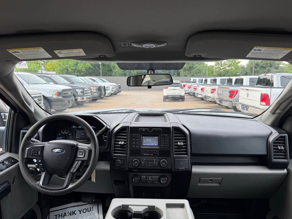Ford F-150 Vehicle Full-screen Gallery Image 17