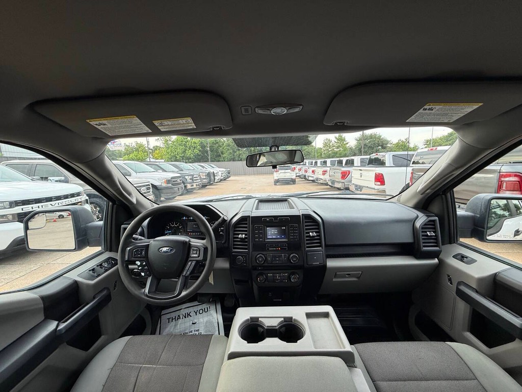 Ford F-150 Vehicle Full-screen Gallery Image 18