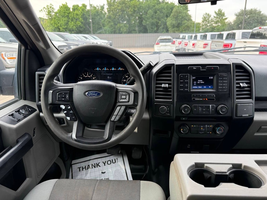 Ford F-150 Vehicle Full-screen Gallery Image 19