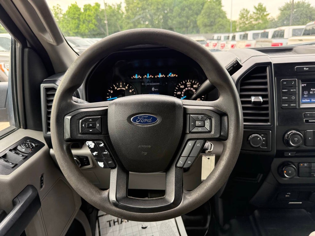 Ford F-150 Vehicle Full-screen Gallery Image 20