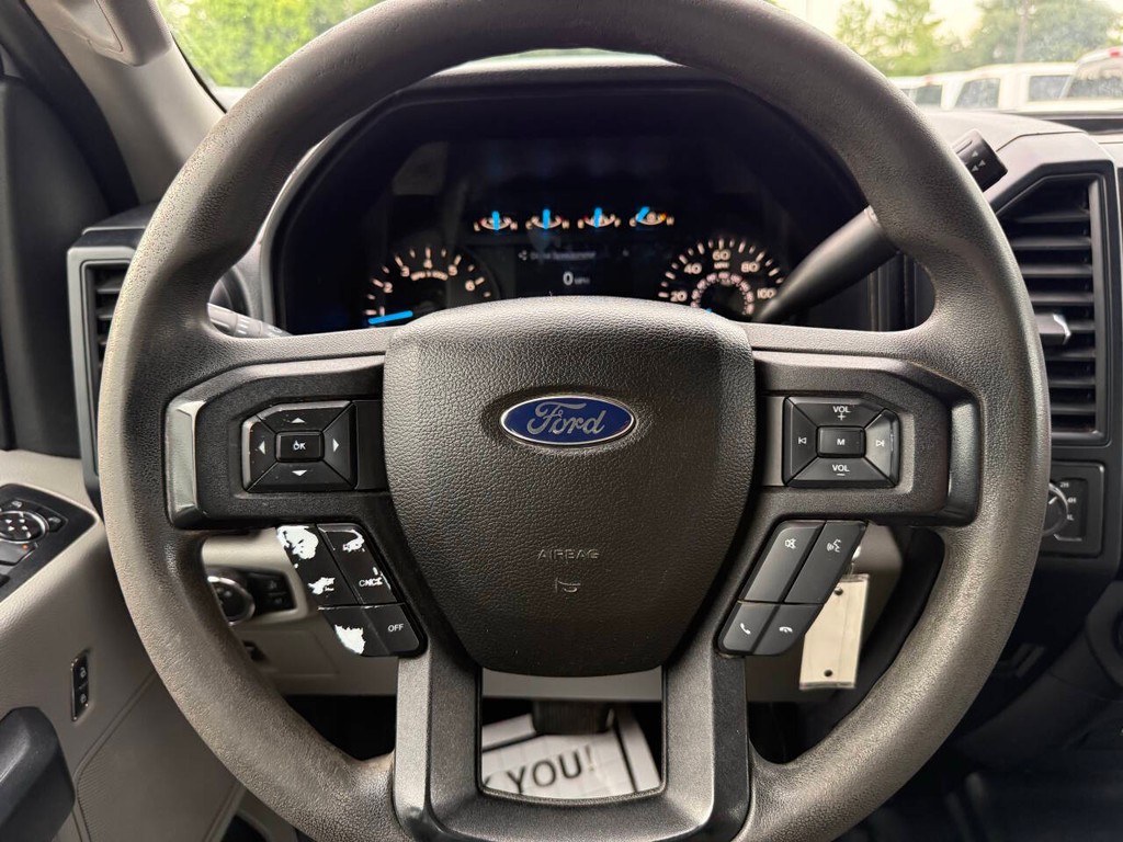 Ford F-150 Vehicle Full-screen Gallery Image 21
