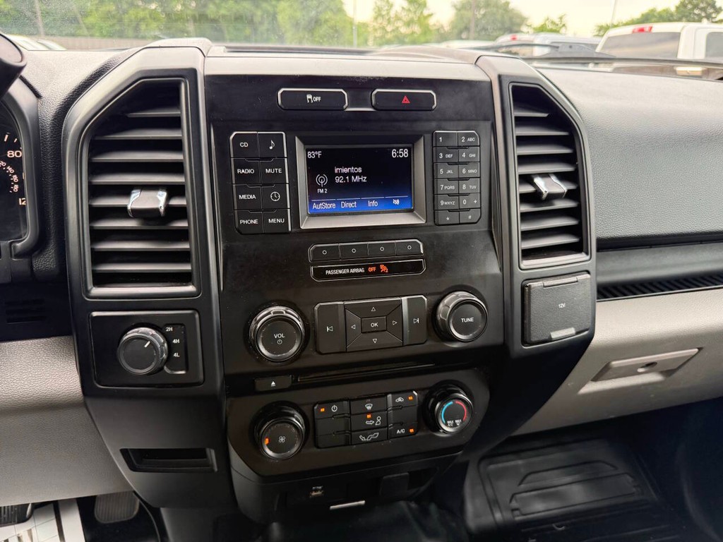 Ford F-150 Vehicle Full-screen Gallery Image 22