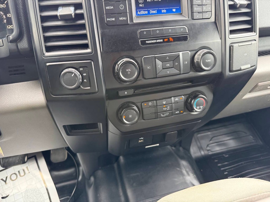 Ford F-150 Vehicle Full-screen Gallery Image 26