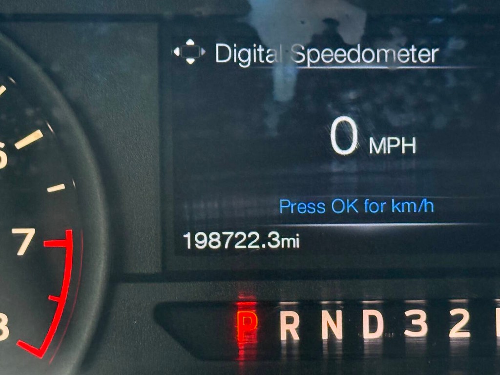Ford F-150 Vehicle Full-screen Gallery Image 30