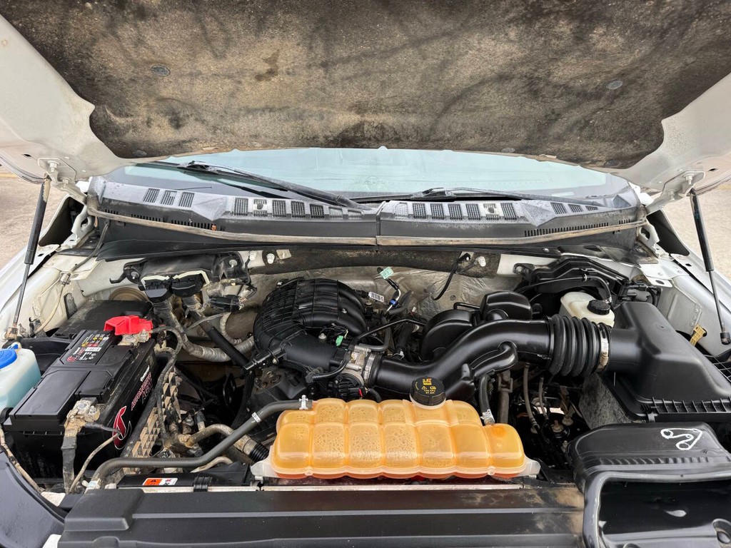 Ford F-150 Vehicle Full-screen Gallery Image 32