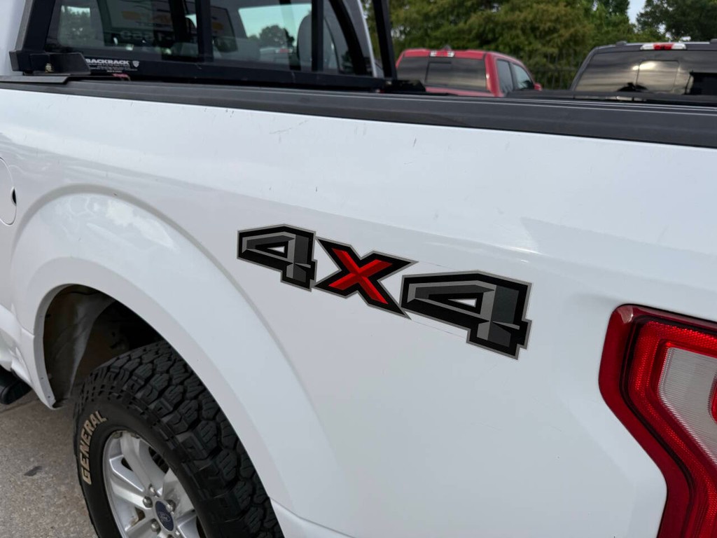Ford F-150 Vehicle Full-screen Gallery Image 35